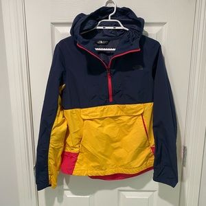The North Face Windbreaker Women’s Medium Rain Jacket